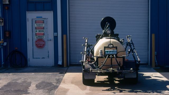turfgrass sprayer