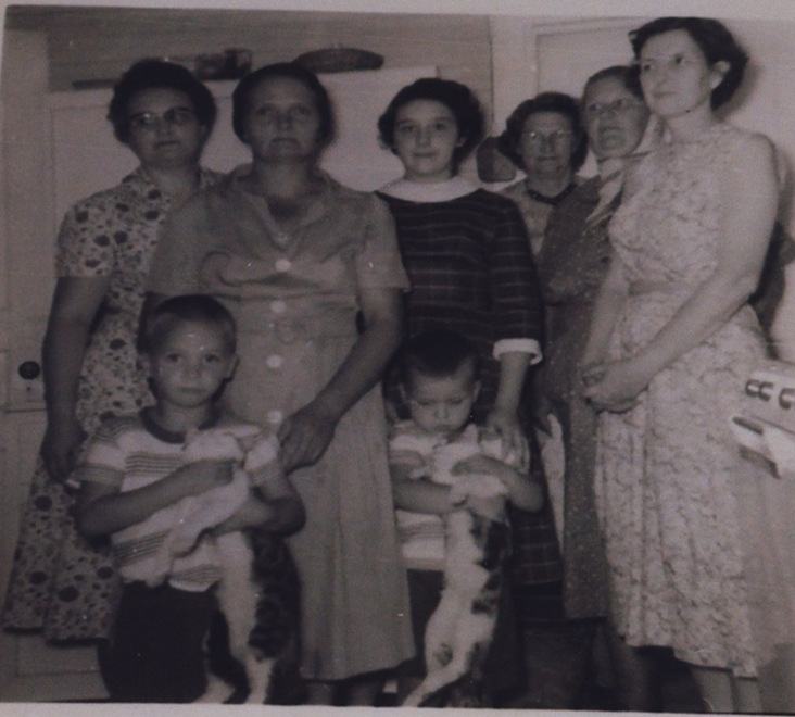 Brush Creek Homemakers (from around 1958). Little boys in the front are Sammy Marr (L) and Danny Marr (R). Ladies from (L-R): Ruth Barnes, Dorothy Marr, Bana Barnes, Mrs. Green, Lottie Hyde and Vinnie Marr.