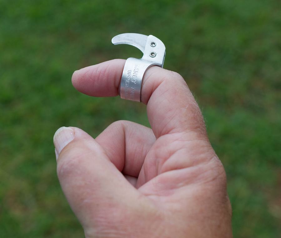 Knuckle knife used for harvesting cut flowers.