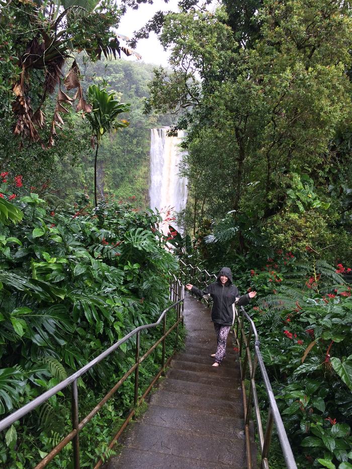 Karly crossing a foot bridge towards Akaka Falls, Akaka State Park