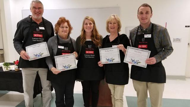 Master Food Volunteer program graduates