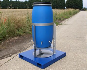 Water Barrel with water nipples