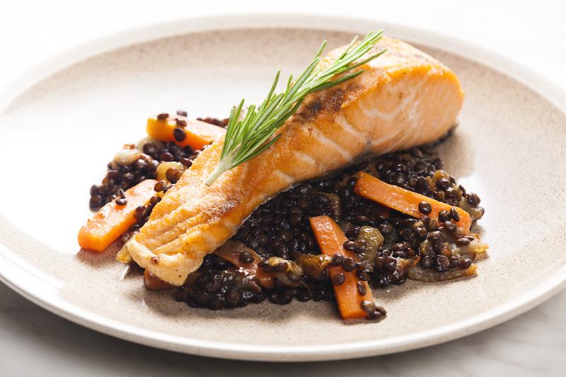 salmon fillet with lentils and carrot