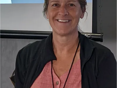 headshot of Cyndi Knudson