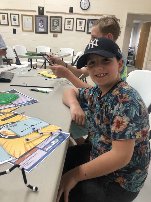 children working on projects