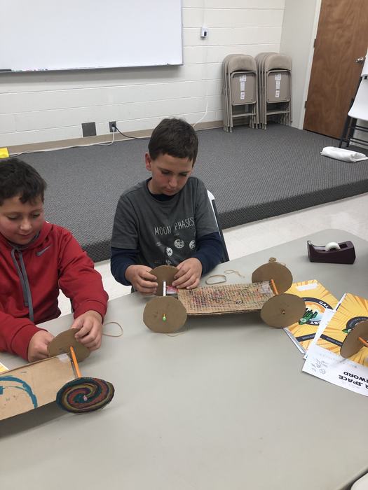 children working on projects