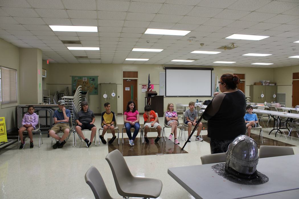 Learning about heavy fighting equitment