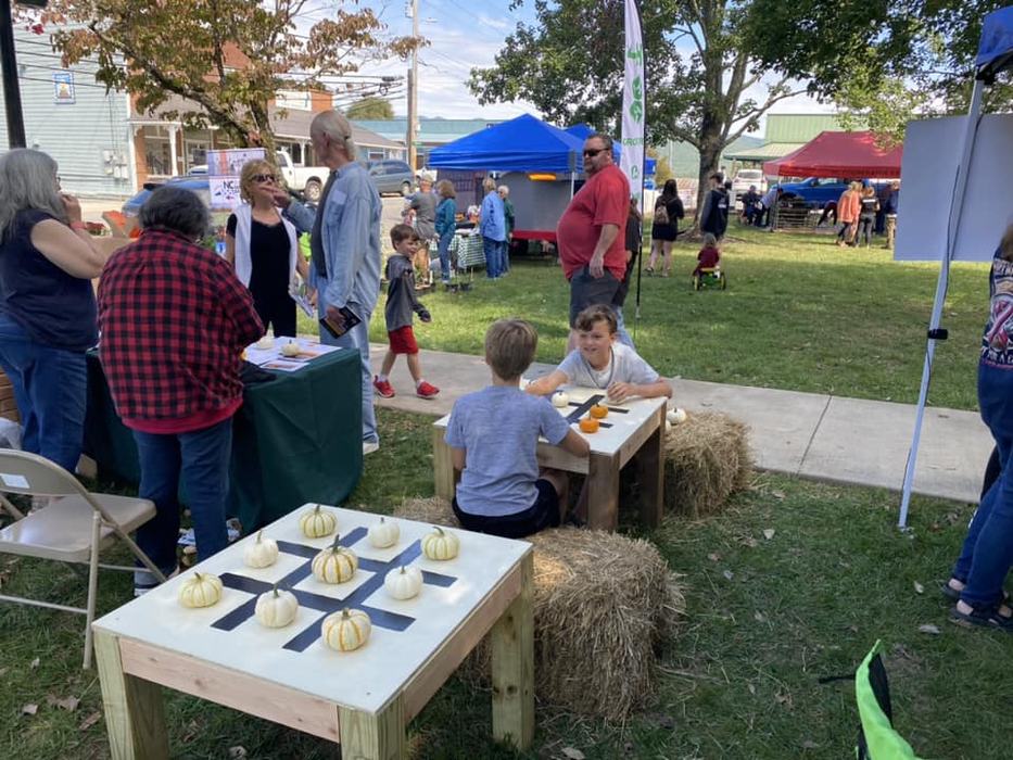 pumpkin tic tac toe boards