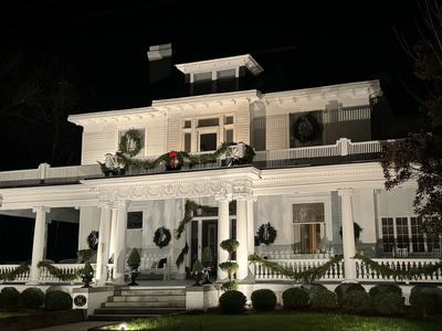 Washington's historic Leach House, owned by The Gerard's and decorated by The Acreage - Gene Fox