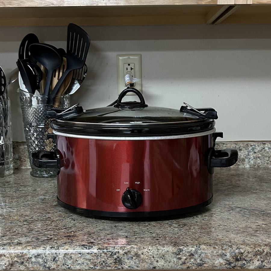 slowcooker on counter