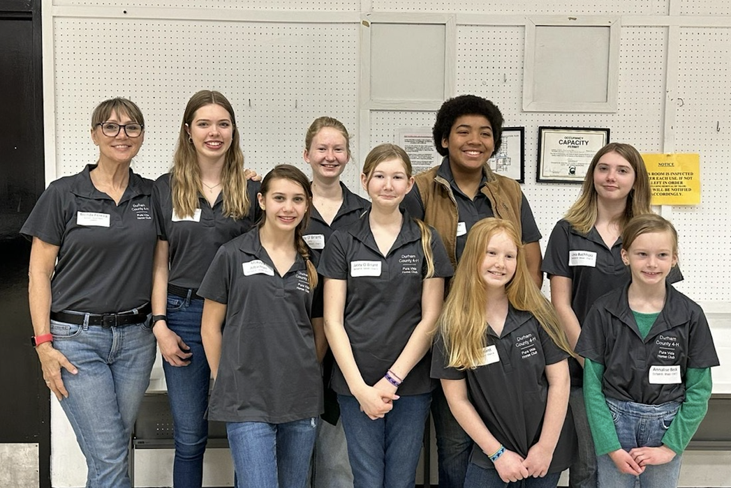A 4-h Club posing together