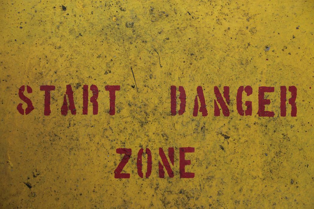 start danger zone sign