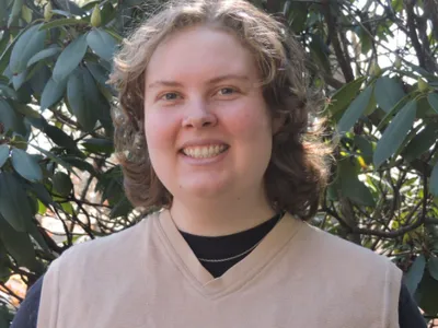 headshot of Anne-Elise Russel
