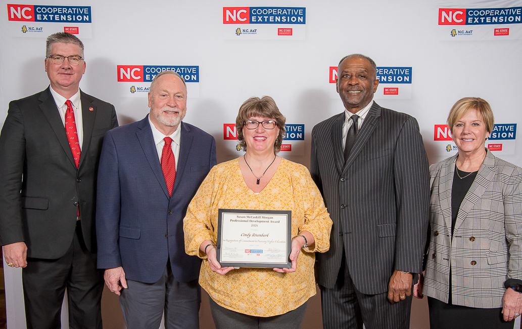 Cindy with award