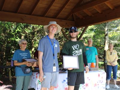 A student receives an award.