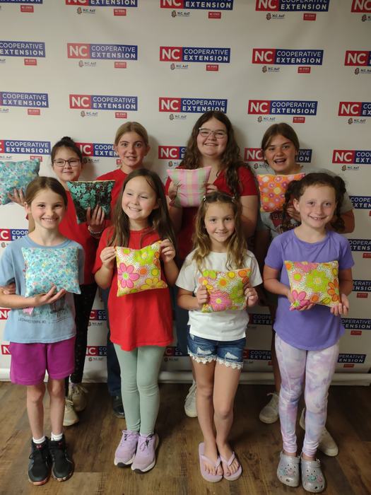 width="147" height="194"