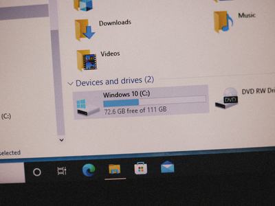 A Windows File Explorer window displaying the storage status of the C: drive labeled "Windows 10", with 72.6 GB free out of 111 GB.