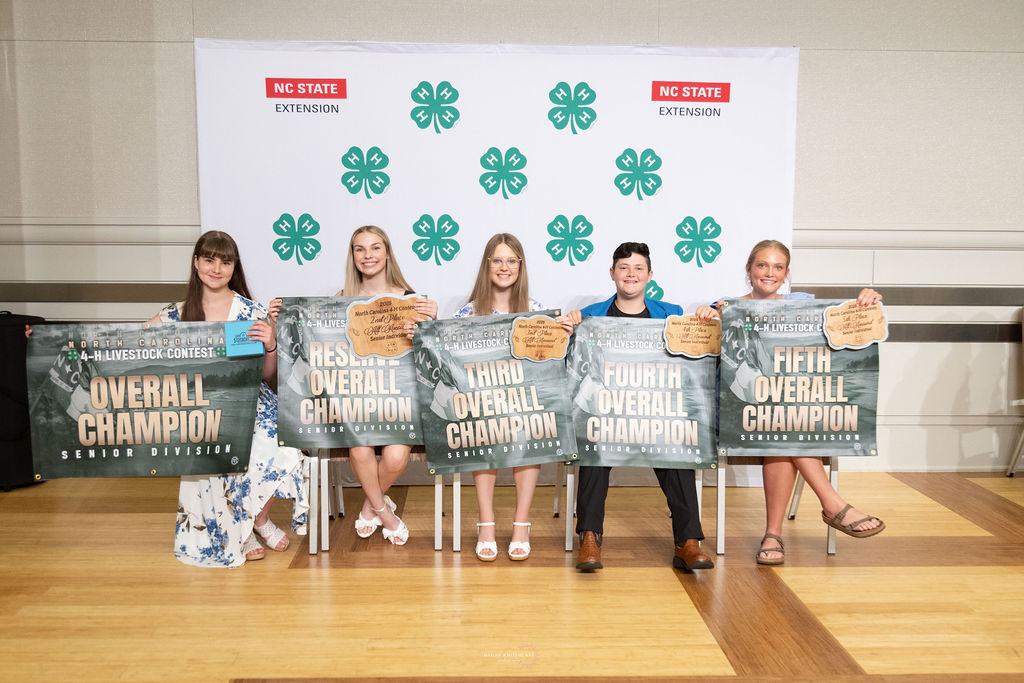 4-H Youth Livestock contest senior Division winners.
