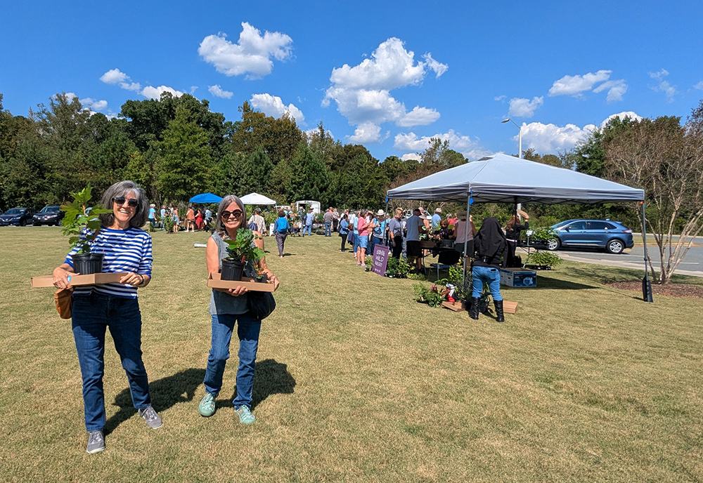 Lots of smiling faces at the native plant sale!
