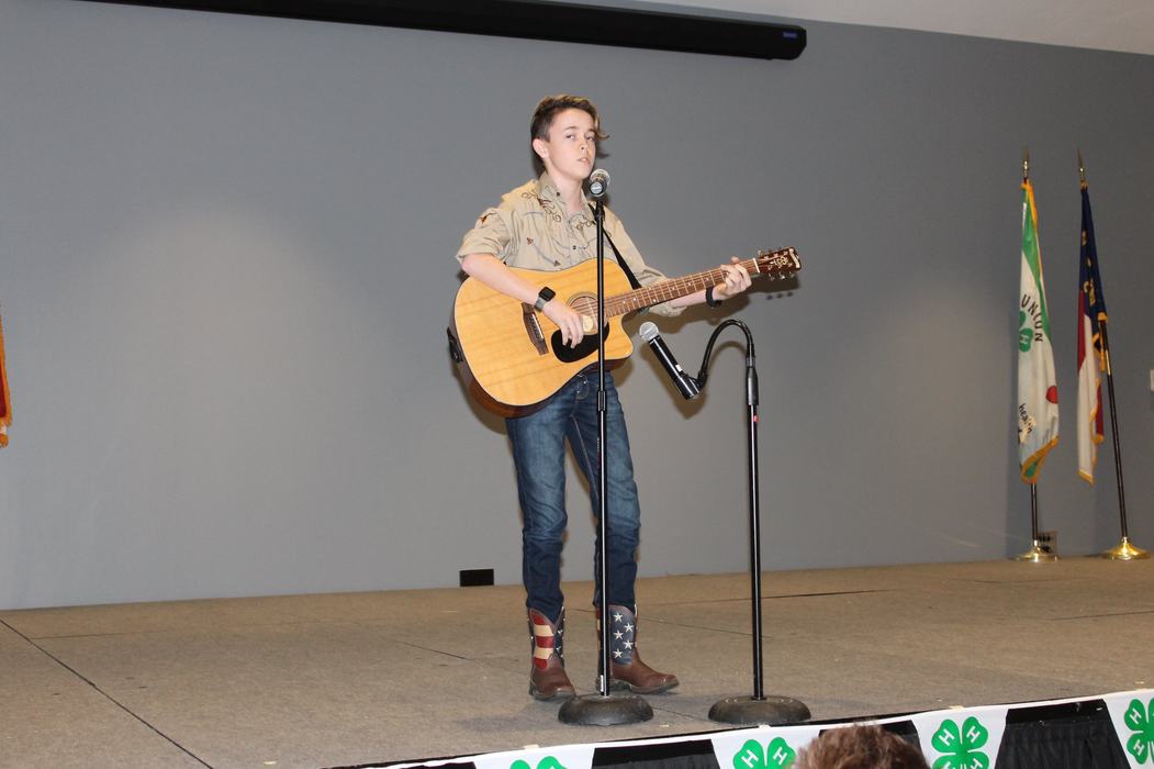 4-H Entertains