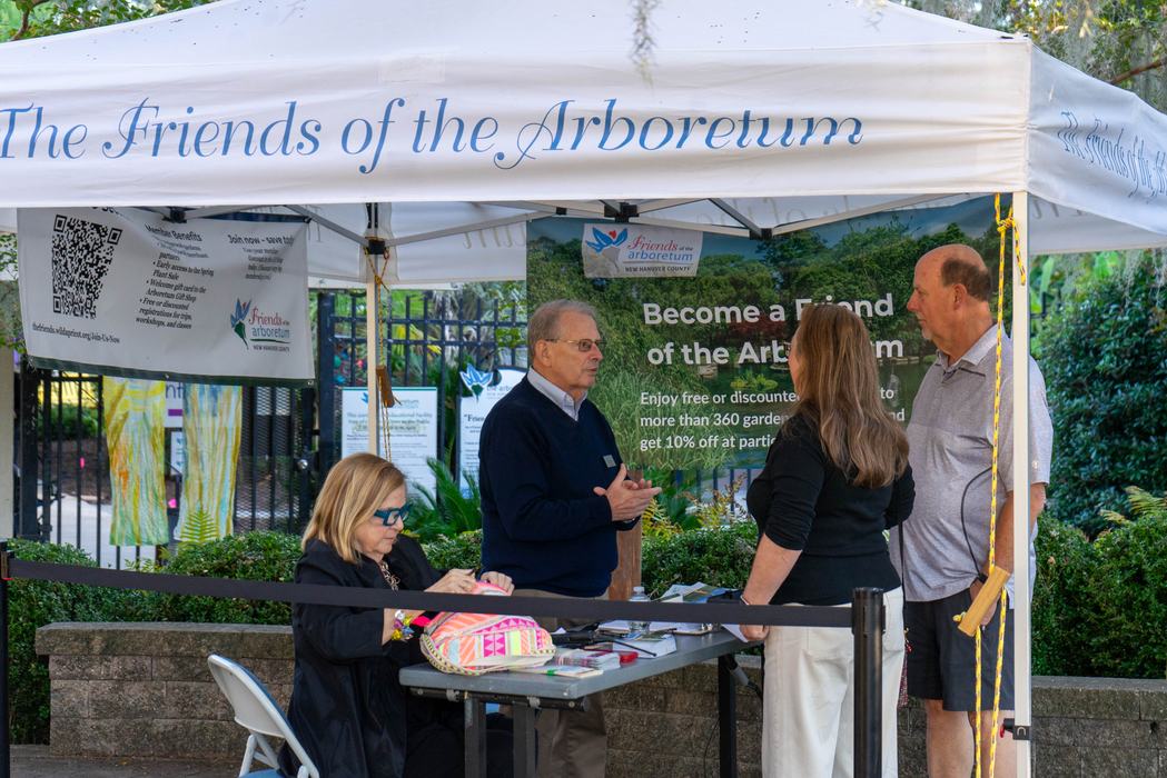 Friends of the Arboretum work to financially support Extension and the Aboretum gardens. Photo courtesy of Megan Sweeney