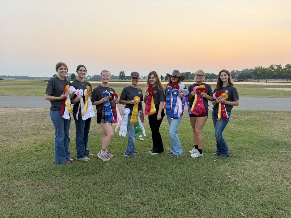 2026 Horse Judging Teams Southern Regionals with their ribbons