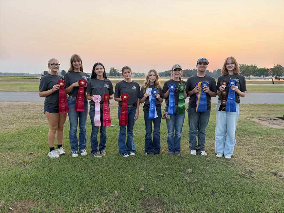 2026 Horsebowl Teams Southern Regionals with their ribbons