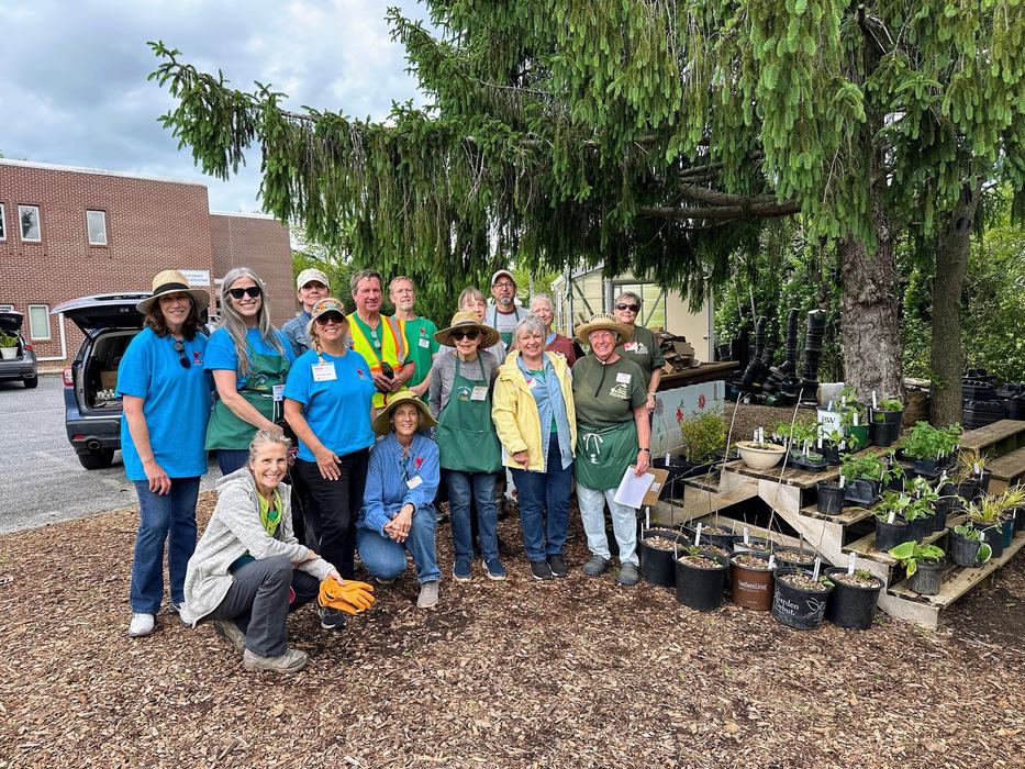 A group of Master Gardener Volunteers