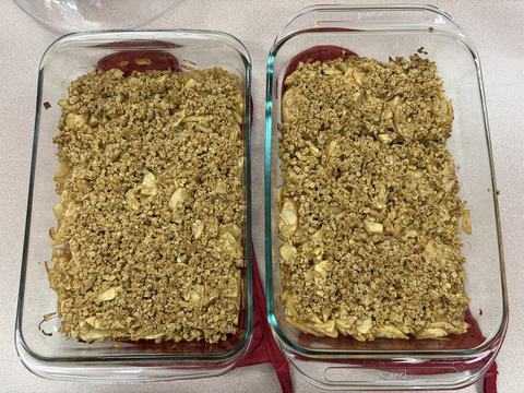 Fruit crisp recipe in dish