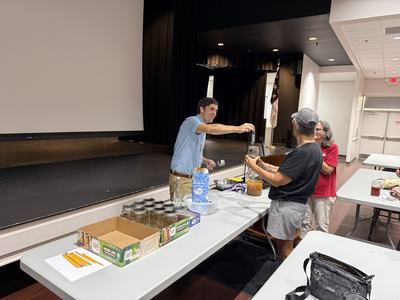 FCS agent teaching kombucha class.