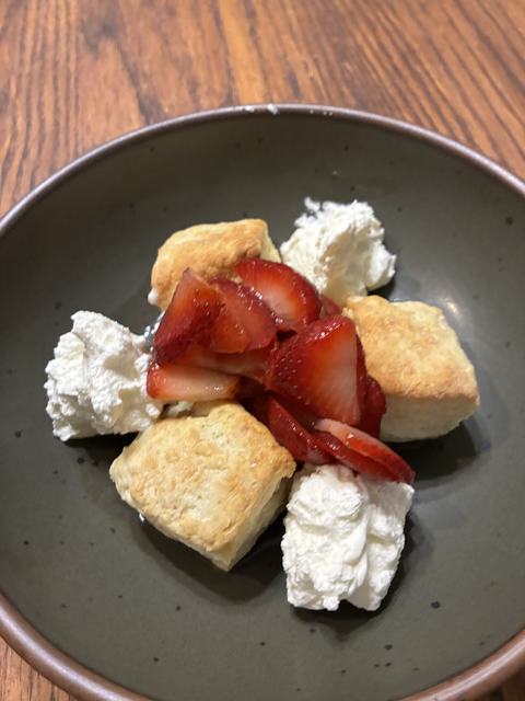 strawberries with biscuits and cream