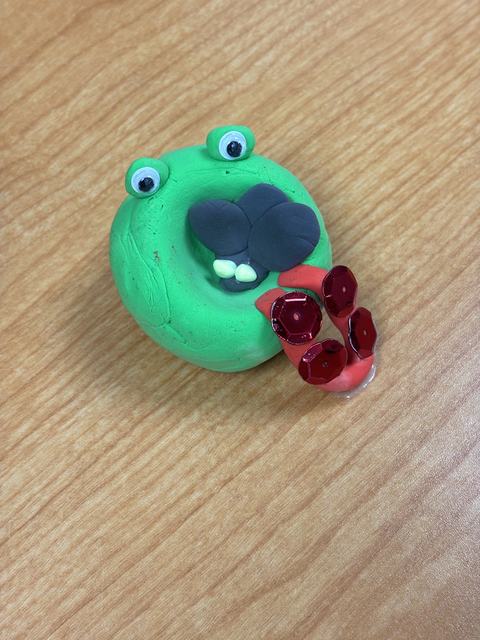 Pinch pot frog made with air-dry clay