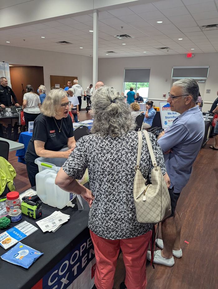 Extension Master Food Volunteer talking about hurricane preparedness