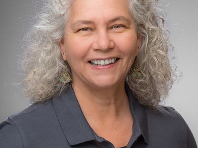 Laura Lauffer Headshot