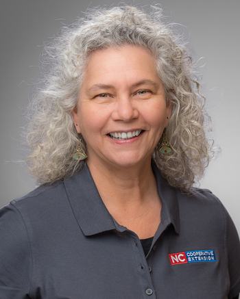 Laura Lauffer Headshot