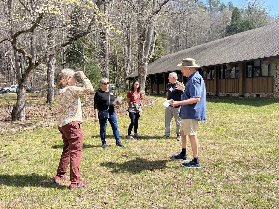 EMGs tour the Ranger Station Demonstration Gardens