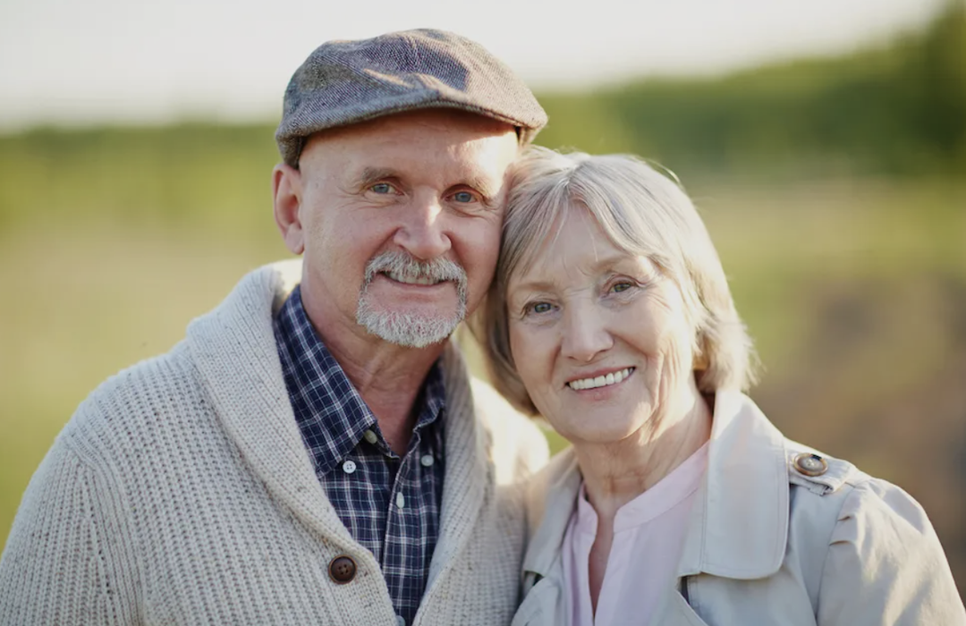 man and woman who are medicare beneficiaries