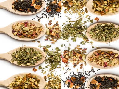 Spices on spoons