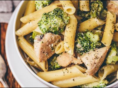 Chicken broccoli and cheese pasta dish