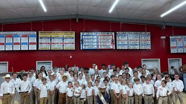 Picture of Kids at a Dairy Show