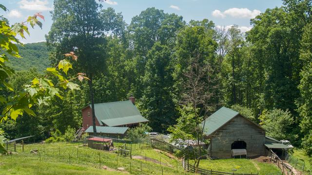 Picture of a farm in the mountains