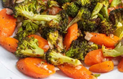 Recipe card for roasted carrots and broccoli